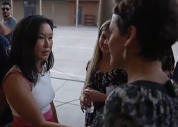 Watch: CNN Reporter Asks Republican Kari Lake if She’d Take a Few Questions. Lake Mocks Network in Response.