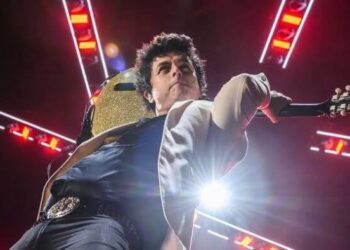Green Day Rocker Billie Joe Armstrong Renouncing His Citizenship Over Roe Reversal: ‘F**k America’